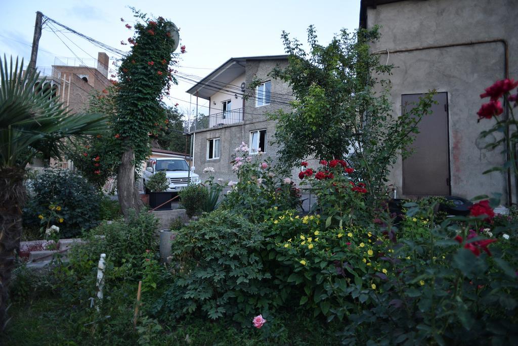 Guesthouse Gia Tbilisi Eksteriør bilde