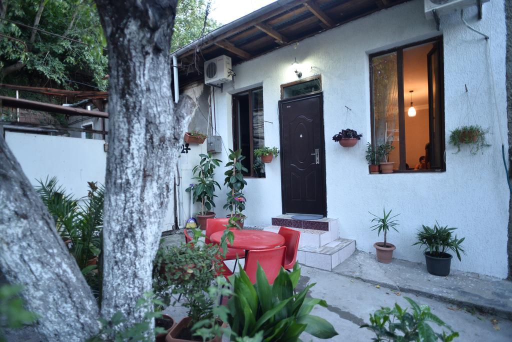 Guesthouse Gia Tbilisi Eksteriør bilde
