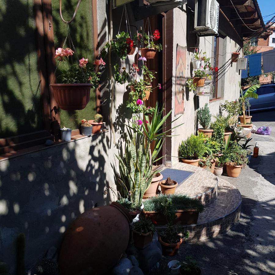 Guesthouse Gia Tbilisi Eksteriør bilde