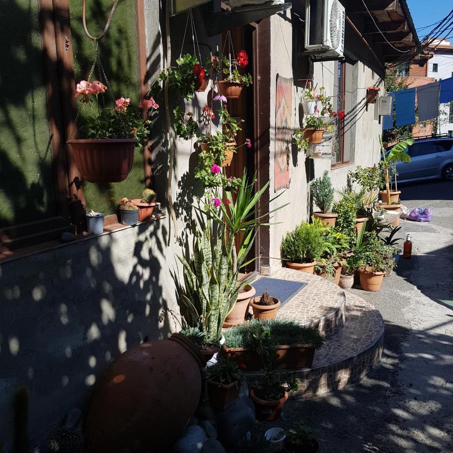 Guesthouse Gia Tbilisi Eksteriør bilde